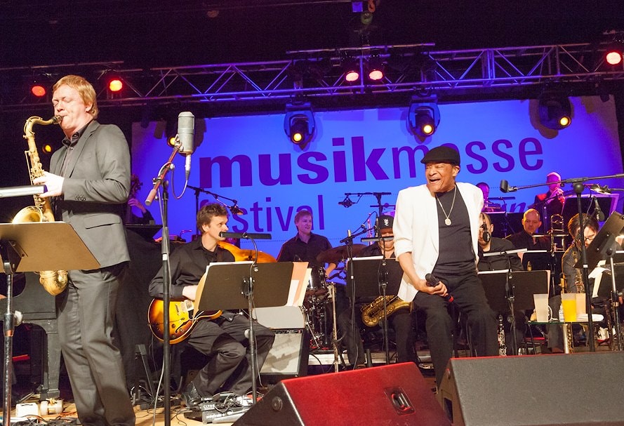 На концерте Al-Jarreau