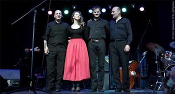 Jon Davis Trio: Джаз объединяет континенты и города 