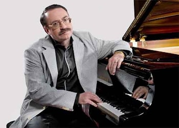 Джазовые вечера Jazz in Motion в отеле St. Regis - пианист Даниил Крамер