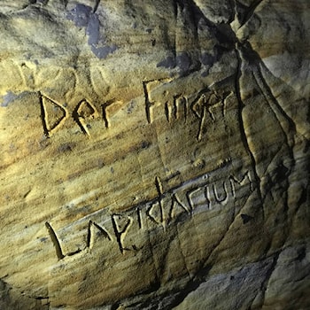 Der Finger - Lapidarium  