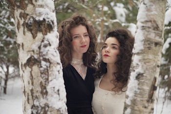 На лейбле Butman Music выходит дебютный альбом дуэта Евгении Петерс и Дианы Владимировой  